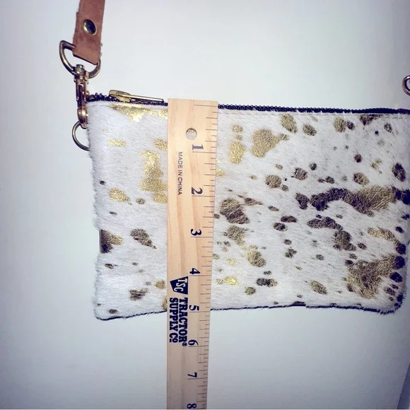 🌟BOGO 50% off🌟 Woman Leather cow hide Handbag made in USA - Picture 6 of 10